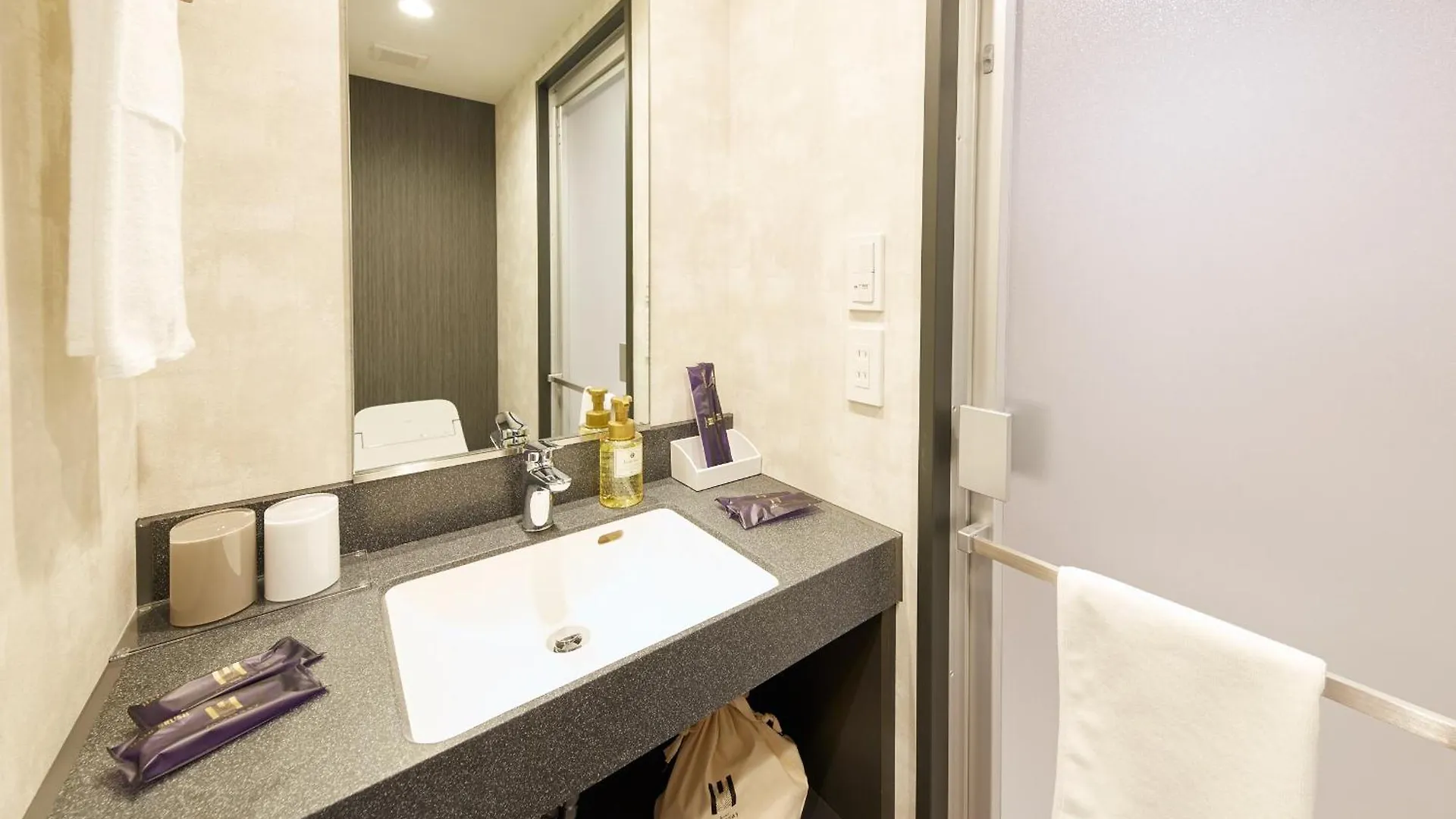 hotel MONday 京都丸太町 3*, 京都市 日本